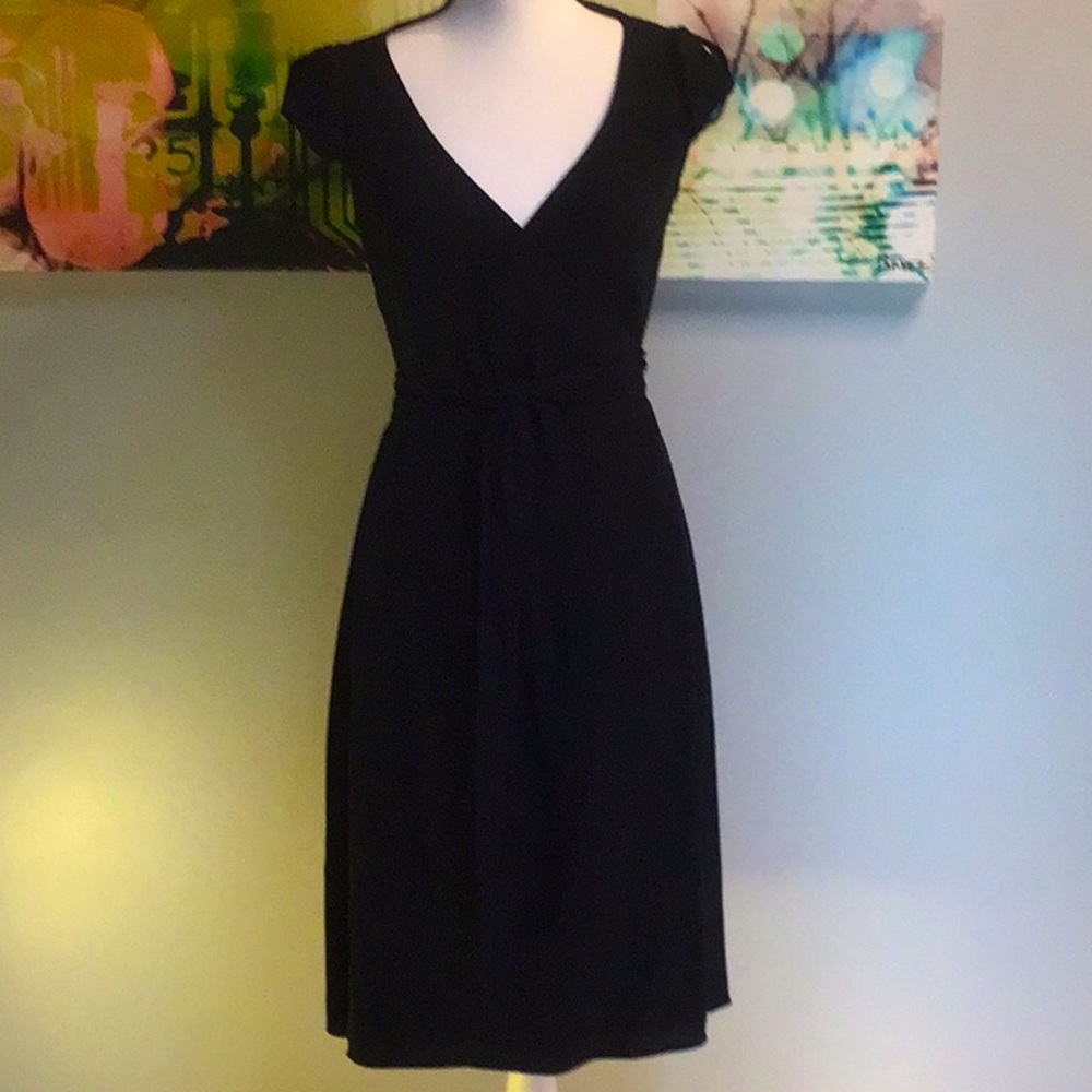 BANANA REPUBLIC SHORT SLEEVE BLACK WRAP DRESS SIZE 4